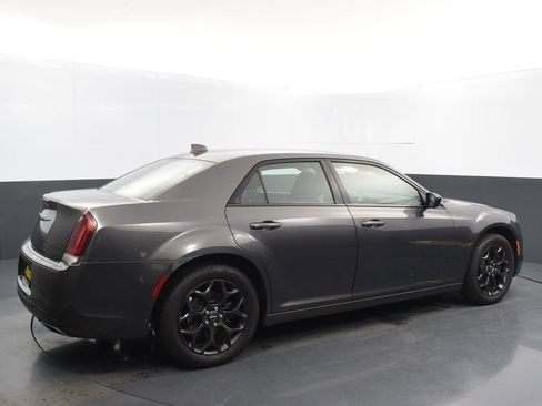 Used 2021 Chrysler 300 Touring w/ Sport Appearance Package image 4