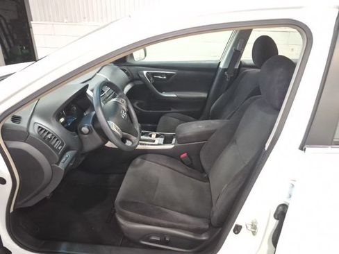 Used 2013 Nissan Altima 2.5 S FWD image 9