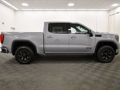 Used 2024 GMC Sierra 1500 AT4 w/ Technology Package AWD/4WD image 9