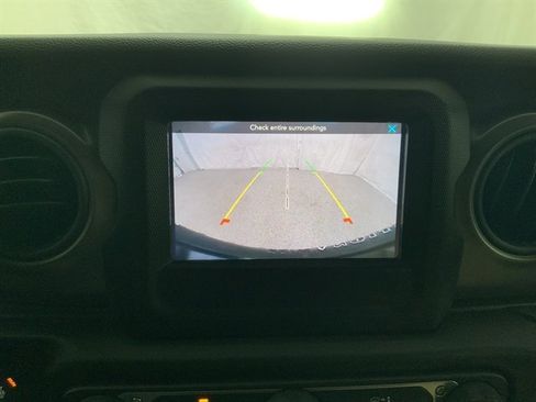 Used 2022 Jeep Wrangler Willys image 32