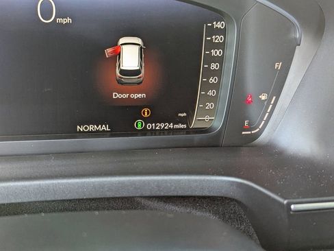 Used 2025 Honda Pilot Black Edition image 33