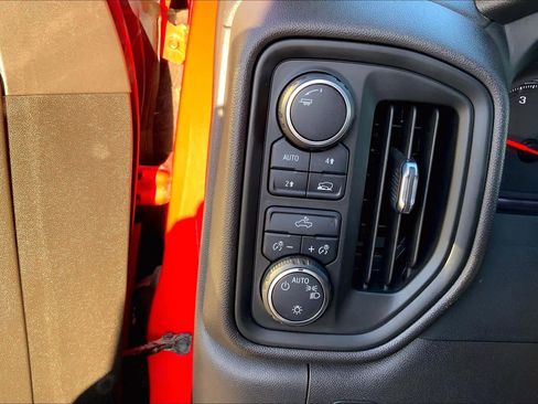 Used 2022 Chevrolet Silverado 1500 Custom image 32