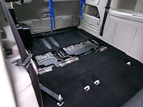 Used 2017 Dodge Grand Caravan SXT image 11