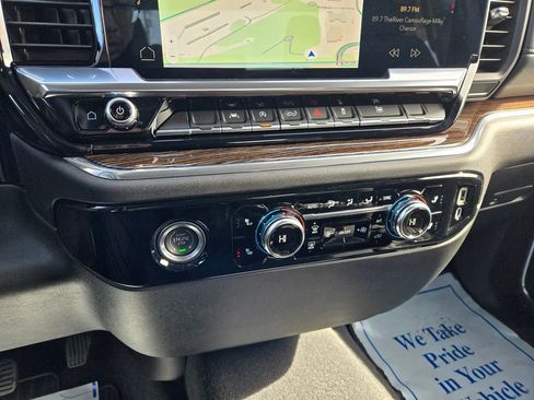 Used 2023 GMC Sierra 1500 SLE image 24