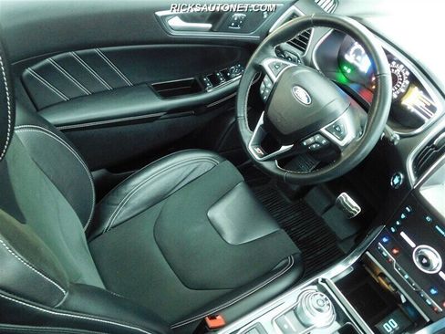 Used 2019 Ford Edge ST w/ Equipment Group 401A image 9