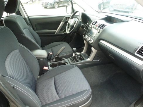 Used 2016 Subaru Forester 2.5i AWD/4WD image 27