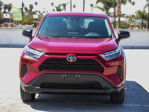 Certified 2025 Toyota RAV4 LE FWD image 4