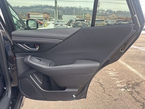 Used 2025 Subaru Outback Premium image 29