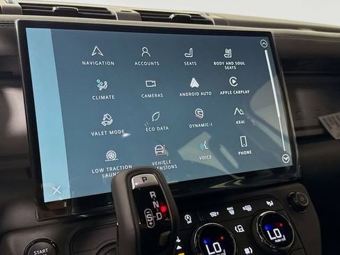 New 2026 Land Rover Defender 110 OCTA AWD/4WD image 15