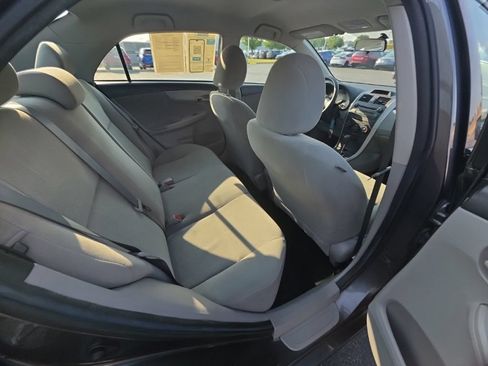 Used 2012 Toyota Corolla L FWD image 25