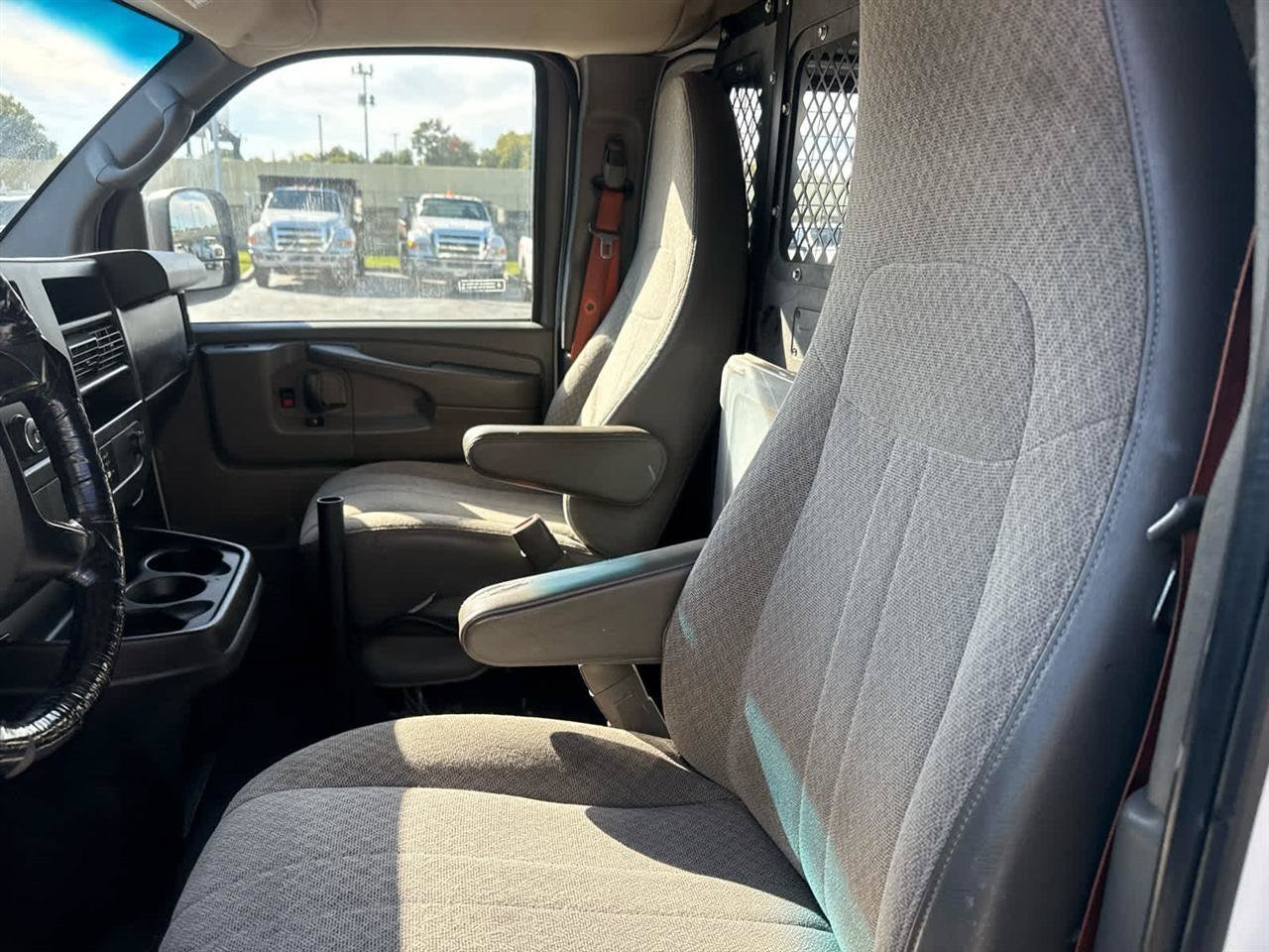 Used 2014 GMC Savana 2500 w/ Cold Climate Package RWD image 13
