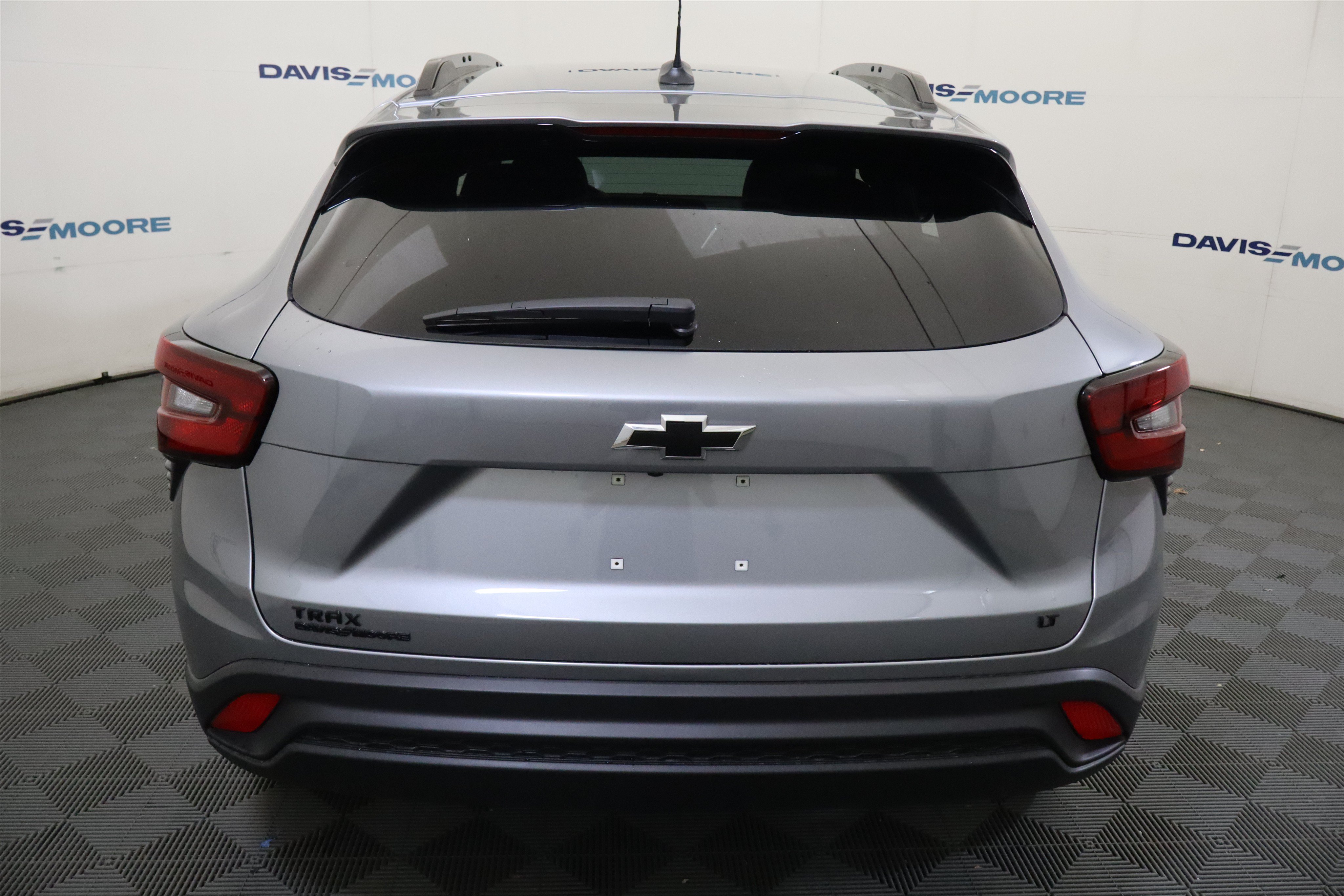 New 2026 Chevrolet Trax LT w/ Midnight Edition FWD image 8