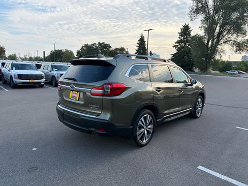 Used 2022 Subaru Ascent Limited w/ Technology Package AWD/4WD image 2