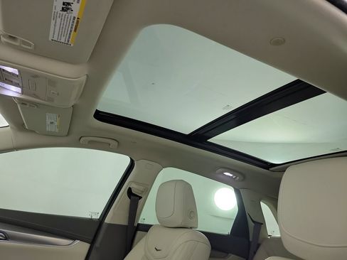 Used 2020 Cadillac XT5 Premium Luxury FWD image 17
