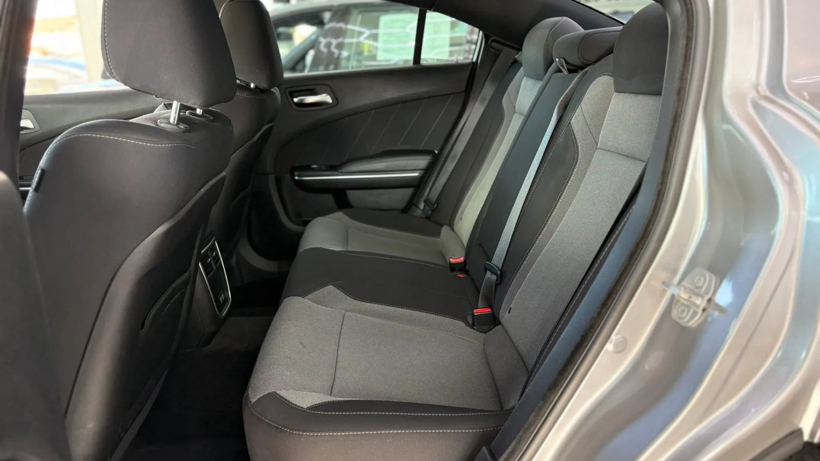 Used 2016 Dodge Charger SXT w/ Navigation & Travel Group RWD image 18