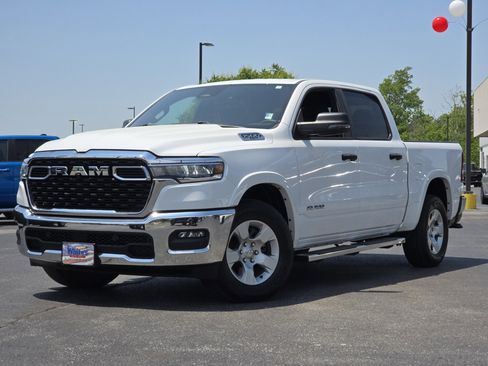 Used 2025 RAM 1500 Big Horn AWD/4WD image 2