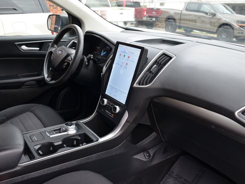 Used 2022 Ford Edge SE image 23