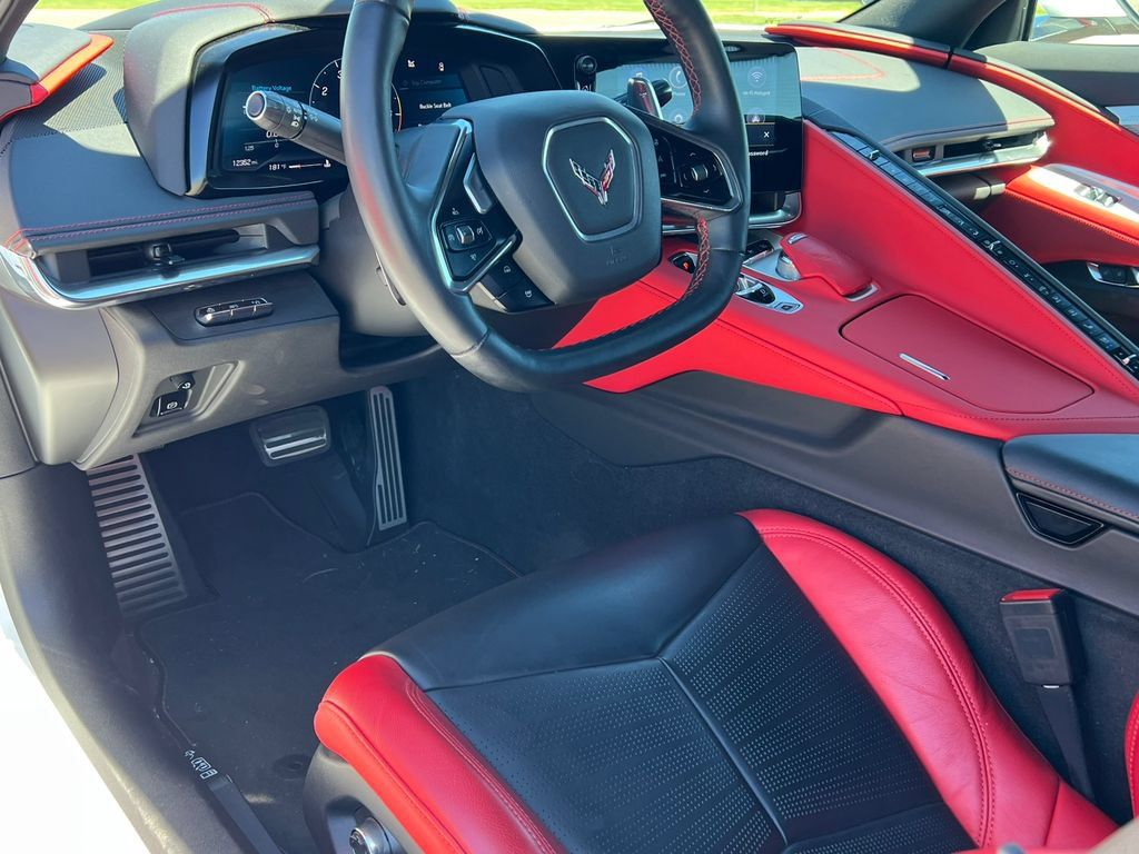 Used 2020 Chevrolet Corvette Stingray Preferred Cpe w/ 2LT Preferred Equipment Group RWD image 3