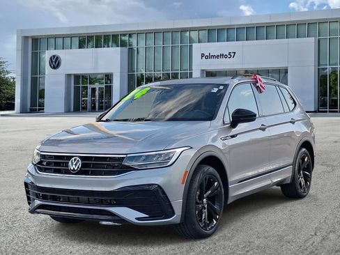 Used 2024 Volkswagen Tiguan SE R-Line FWD image 3