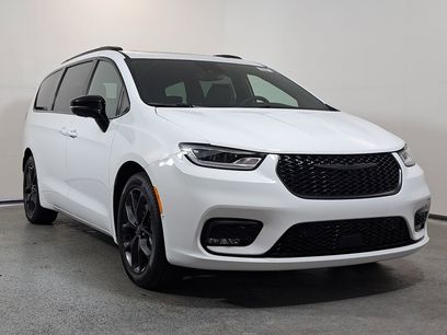 New 2026 Chrysler Pacifica Limited