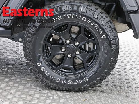 Used 2023 Jeep Wrangler Unlimited w/ Cold Weather Group AWD/4WD image 34