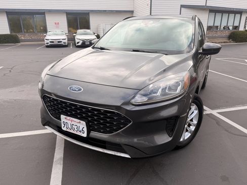 Used 2020 Ford Escape SE FWD image 13