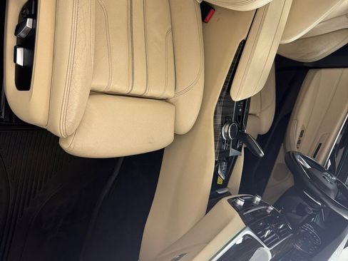 Used 2018 BMW 530i w/ Premium Package RWD image 24