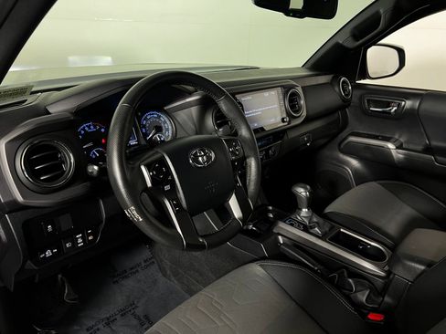 Certified 2023 Toyota Tacoma TRD Off-Road AWD/4WD image 12