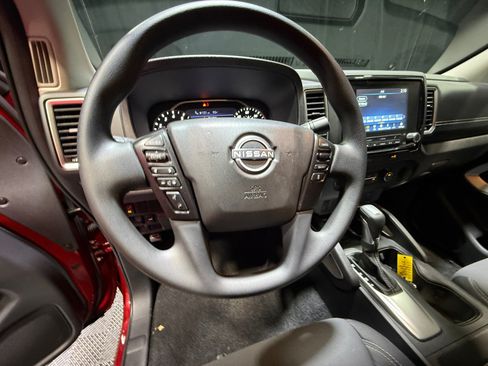 Certified 2023 Nissan Frontier SV w/ Technology Package AWD/4WD image 9