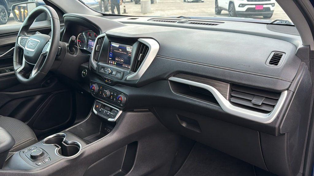 Used 2022 GMC Terrain SLE w/ Driver Convenience Package FWD image 33