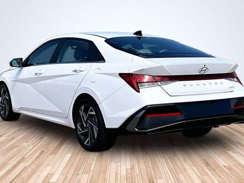 Used 2024 Hyundai Elantra Limited FWD image 10