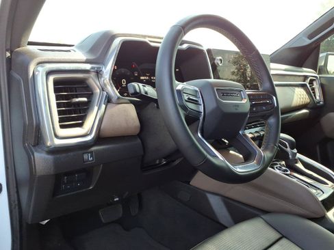 Used 2025 GMC Canyon Denali AWD/4WD image 14