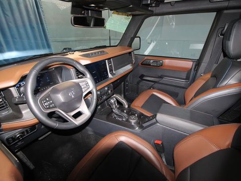 Used 2024 Ford Bronco Outer Banks w/ Sasquatch Package image 3