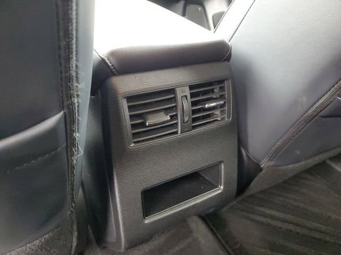 Used 2025 Mitsubishi Outlander SE image 14