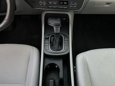Used 2025 Hyundai Kona SEL image 15