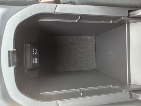 Used 2024 Toyota RAV4 XLE image 28