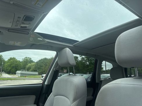 Used 2015 Subaru Forester 2.5i Premium AWD/4WD image 6