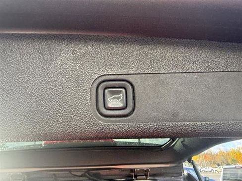 Used 2012 Chevrolet Tahoe LT image 16