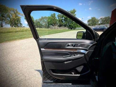 Used 2016 Ford Explorer Limited w/ Equipment Group 301A image 24