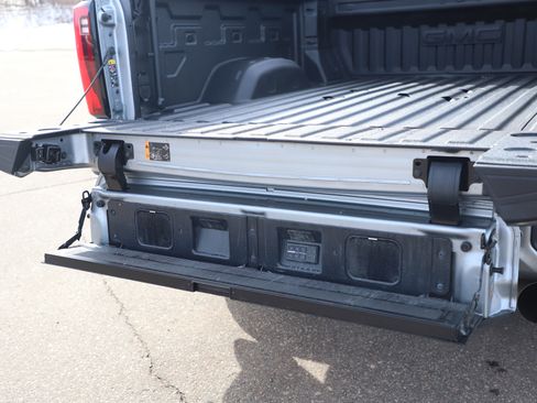 Used 2025 GMC Sierra 2500 Denali Ultimate image 17