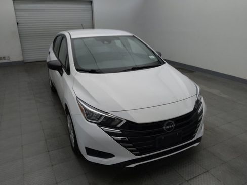 Used 2023 Nissan Versa S FWD image 14