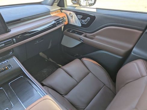 New 2026 Lincoln Aviator Reserve image 16