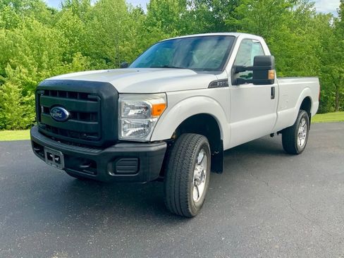 Used 2016 Ford F250 XL w/ Power Equipment Group AWD/4WD image 4