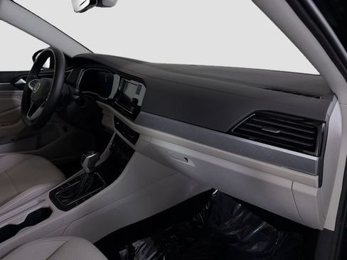 Used 2022 Volkswagen Jetta SE FWD image 29