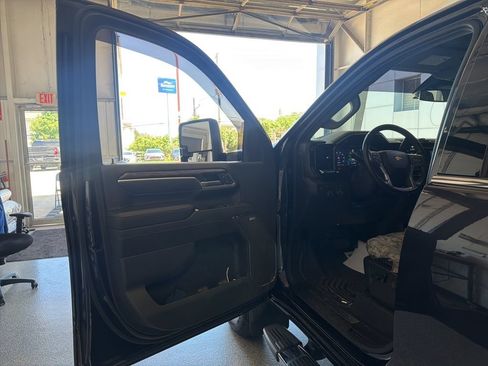 Used 2024 Chevrolet Silverado 2500 LTZ w/ LTZ Convenience Package AWD/4WD image 5