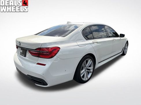 Used 2017 BMW 750i xDrive AWD/4WD image 5