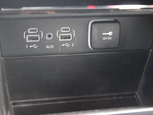Used 2023 Jeep Grand Cherokee Limited AWD/4WD image 11