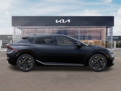 New 2025 Kia EV6 Wind image 7