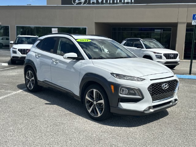 Certified 2021 Hyundai Kona Limited w/ Cargo Package FWD image 4