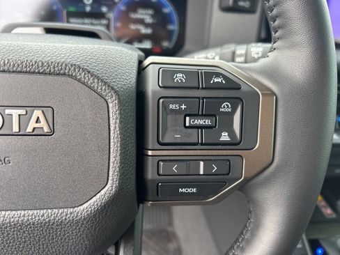 Used 2025 Toyota Land Cruiser image 9